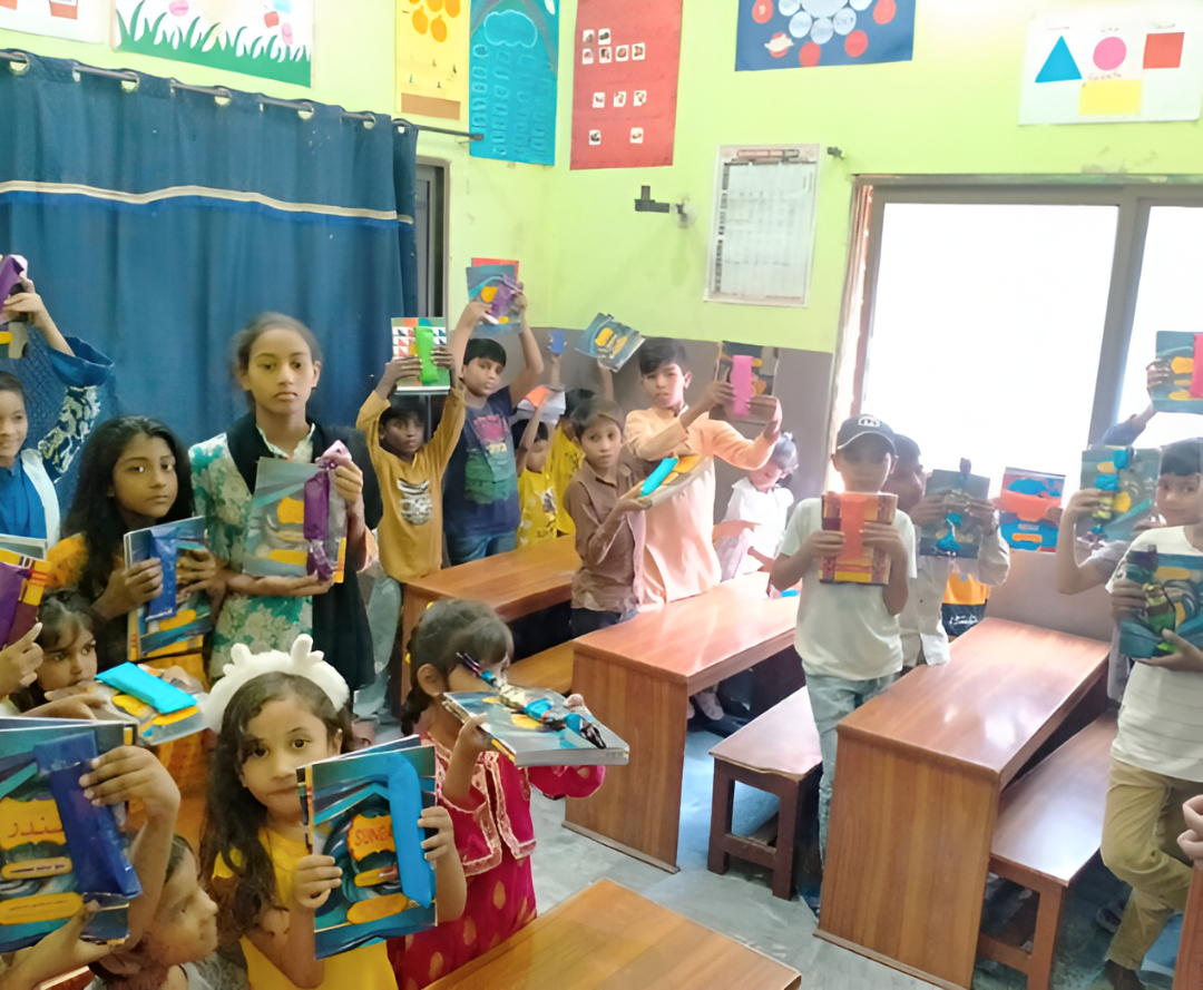 Books distribution for Christian children in Faisalabad